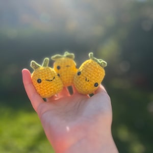 Eiqer Handmade Fine-Apple Gift, Pineapple Crochet Doll Inspirational Gifts,  Cute Knitted Pineapple Doll Funny Pineapple Toy for Women, Boys, Girls