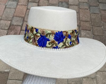 Spring Boho Boater, Embroidered Band, Boho Boater, Floral  display picture 2