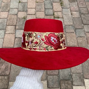 Red Rose Boater Hat  With Sequence D-33