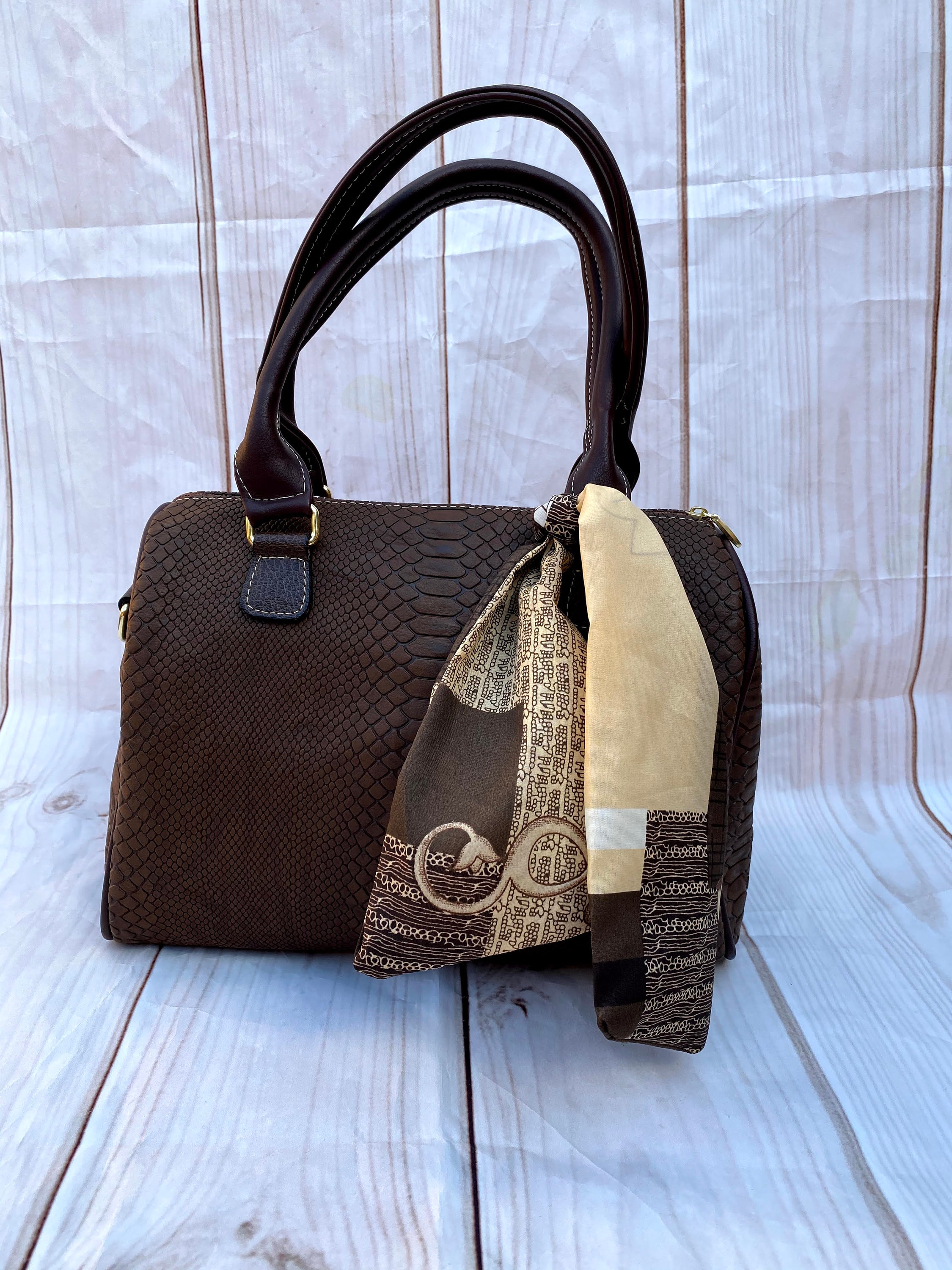 apple laptop back side