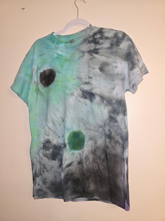 Salt Shaker T-Shirt – Hip-Hop Inspired Graphic Tee, Size Large