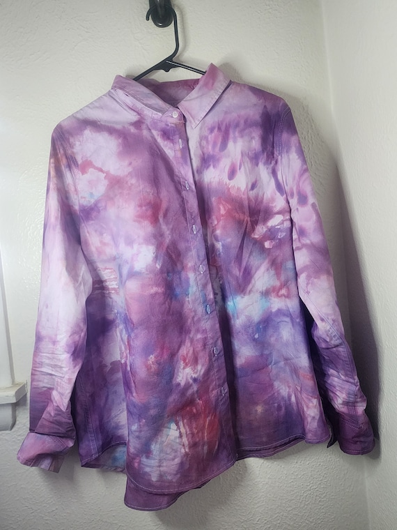 Purple Swirl Collared T-Shirt – Luxuriously Soft Button-Up with Empowerment Message (Size 2XL)