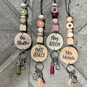 Cordón separable boho con forma de margarita arcoíris para profesores y enfermeras. Cordón de profesor de libros suculentos.