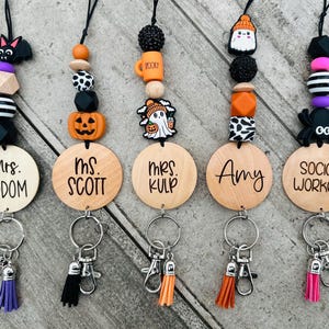 Halloween bat pumpkin ghost beaded Teacher lanyard, ID badge holder, lanyard for keys, gifts for teachers, teacher appreciation gift.