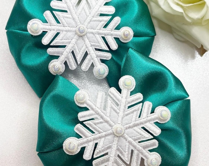 Snowflake Hair Bows: Matching Pigtail Clips
