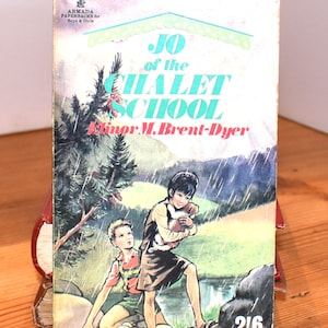 Jo à l'école du chalet. Elinor M Brent-Dyer. (1967) vintage Armada Broché. Livre classique pour enfants à collectionner.