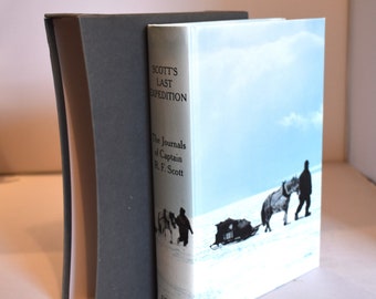 Scotts letzte Expedition. R.F. Scott (1997) Folio Society. In Farbe illustriert. Schuber. Vintage-Geschichtsbuch. Sammlerstück. Dekorativ.