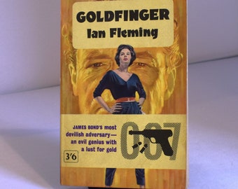 Ian Fleming. Goldfinger (1963) Tapa blanda vintage. Libro de James Bond. Cubierta decorativa. Coleccionable
