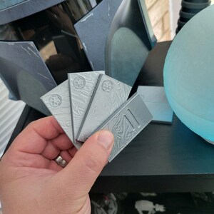 スターウォーズにインスパイアされた Sabacc Beskar 4 個の「ミニ」バーと収納用クレートが 1 つの注文につき付属!! 画像 7