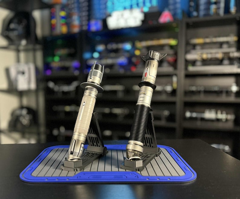 Universal Lightsaber Stand: Vertical Display, Fits Savi's & Legacy Sabers image 6