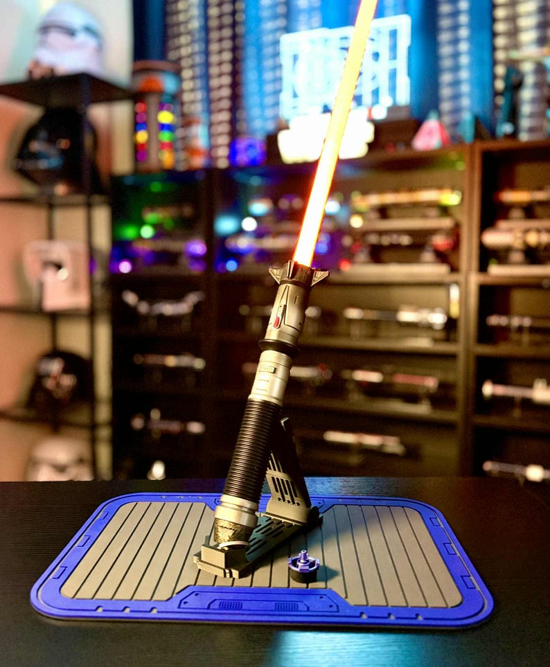 Universal Lightsaber Stand: Vertical Display, Fits Savi's & Legacy Sabers image 11