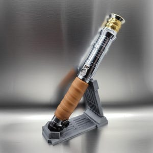 Verticale displaystandaard verweerd lichtzwaard: universele pasvorm, 3D-geprint afbeelding 6