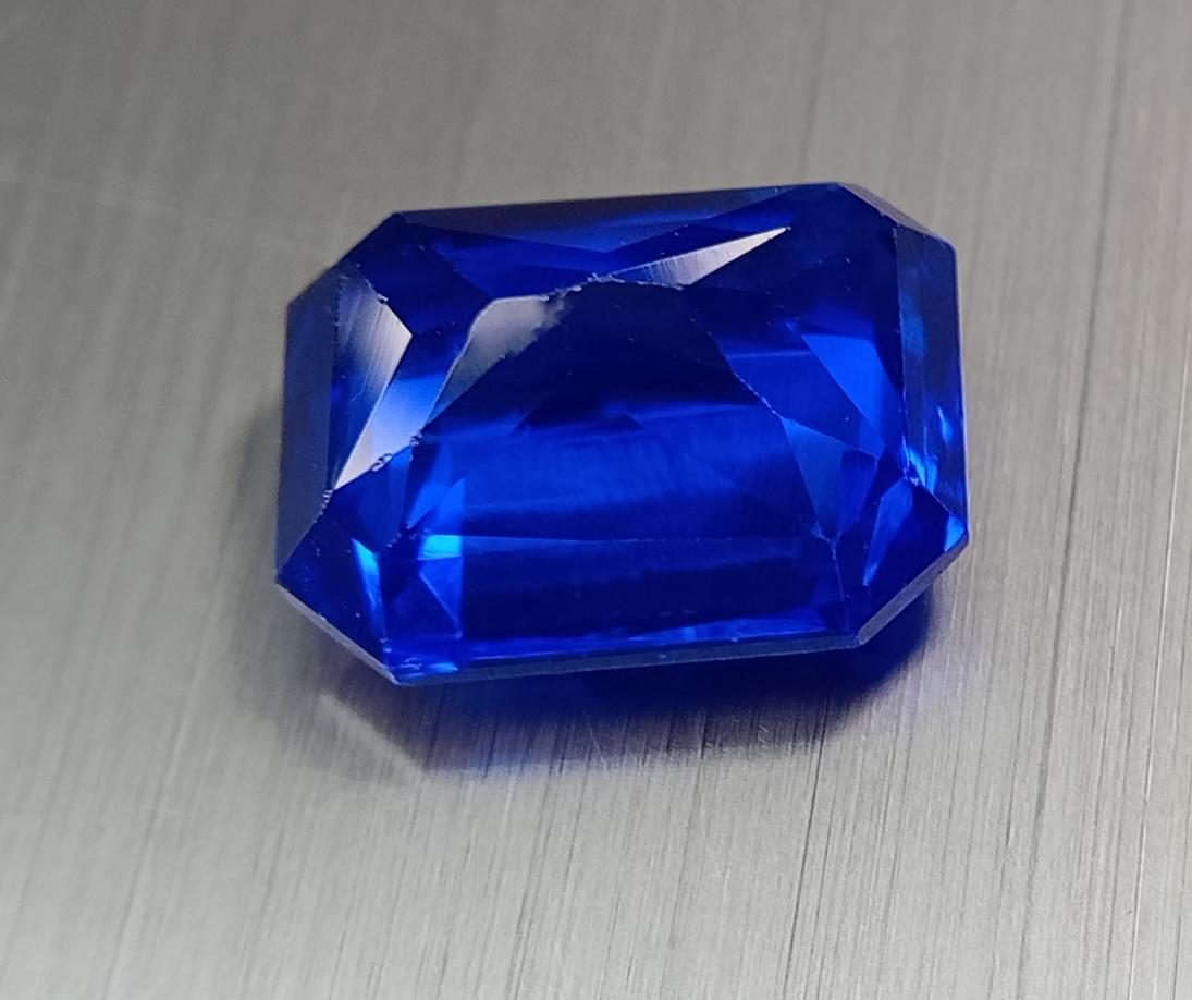 Extremely Rare Authentic Sapphire 9.70 Ct CERTIFIED Gemstone