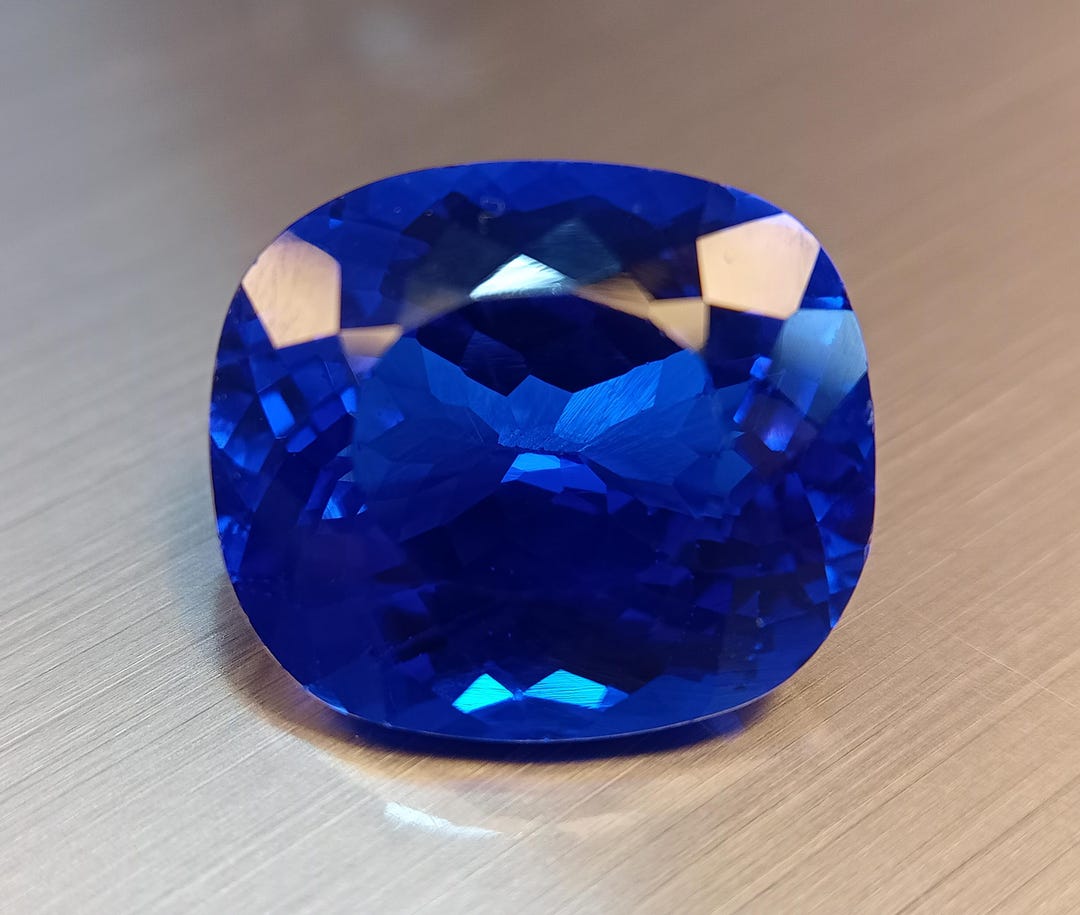 Extremely Rare Authentic Sapphire 18.50 Ct CERTIFIED Gemstone