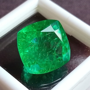 Natural 9.55 Ct Colombian Green Emerald Certified Cushion Cut Gemstone Elite Finish Best For making Jewelry, Best Sale Going on. JM085