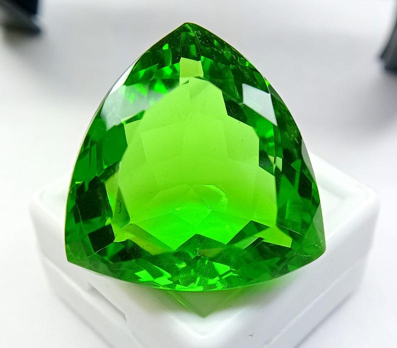 Certified Natural Trillion Shape Green Topaz 61.50 CT Loose Gemstone ...