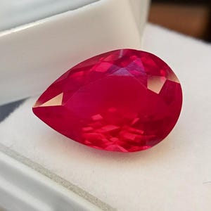 Rubí de Birmania natural certificado, corte pera, 10,50 ct. La mejor gema, calidad AA++. Ideal para joyería. ¡Oferta especial! CL211