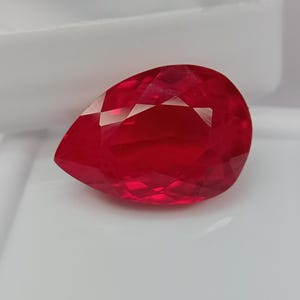 Rubí de Birmania natural certificado, corte pera, 10,50 ct. Excelente gema, calidad AAA++. Ideal para joyería. ¡Oferta especial! AB096