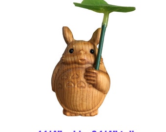 Ornements de table Totoro en bois. Adorable figurine sculptée à la main pour la maison, le salon, le bureau. Cadeau parfait pour adultes et enfants.