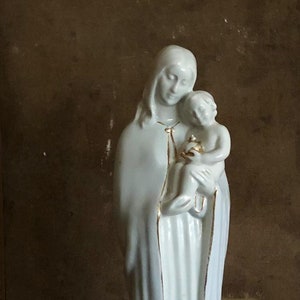 Virgin Mary statue/Antique Figure Madonna Porcelain/vintage Virgin Mary Porcelain Statue