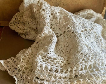 Antique crochet bed cover/handmade crocheted bed cover/vintage bed clothing/vintage crochet bed blanket/