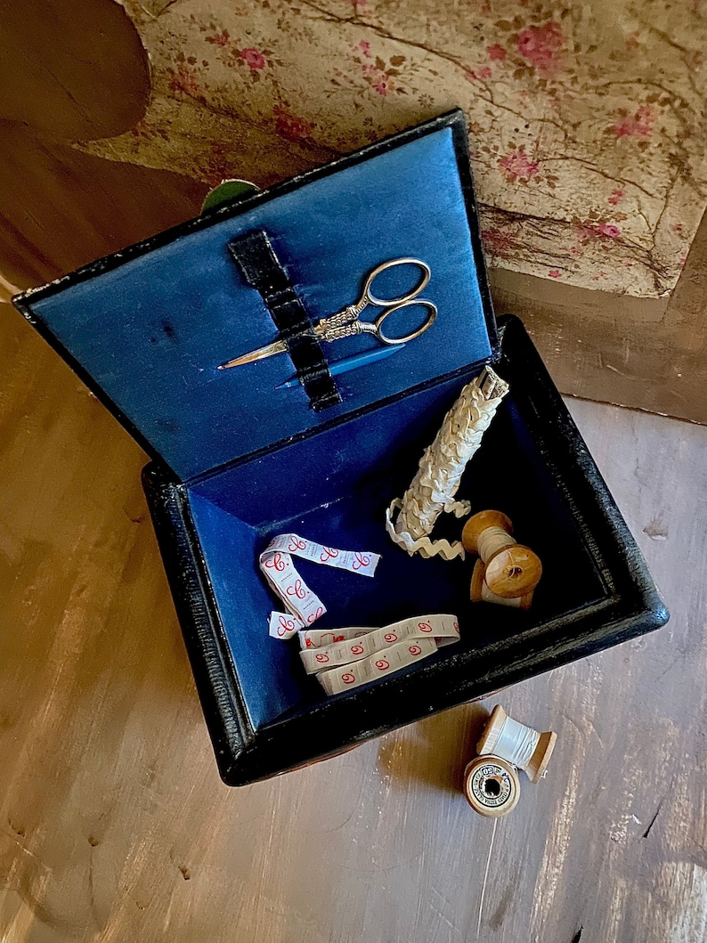 Vintage Sewing Basket/ Antique Sewing Basket With Sewing Kit Etsy