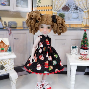 Cocoa Mugs - dress with shoes for Ruby Red Siblies doll