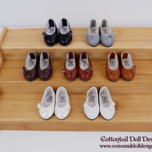Bow toe ballet flats shoes for Ruby Red Fashion Friends doll - Neutrals