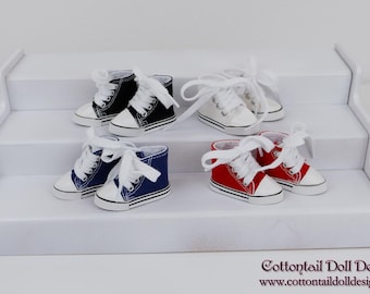 Zapatillas de tenis de caña alta para la muñeca Ruby Red Fashion Friends
