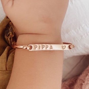 Gold Baby Bangle, Gold Baby Bracelet, Baby Name Bangle, Custom Baby Bangle, Personalised Baby Bangle, Baby Name Bracelet Gold Gift for Child