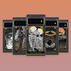 Capa de celular com estampa de cartas de tarô e bruxa gótica para Google Pixel 9A, 9Pro XL, 8A, 7A, 6A, Samsung Galaxy S25, S24Fe, S23, A16, A56 e iPhone 16, 15 e 14