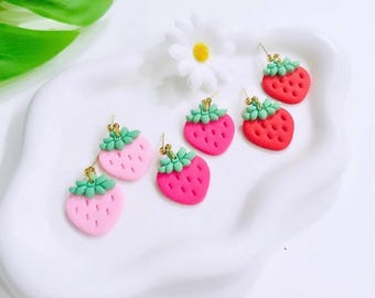 ストロベリーイヤリング ピンク レッド ストロベリー サマーフルーツ ダングル かわいいフードジュエリー ロマンチックなギフト 女の子向け ぶら下がるハンドメイドポリマークレイイヤリング