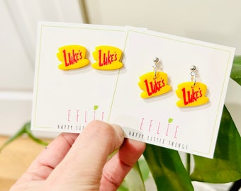 Magiska kaffeörhängen | Kafferestaurangskyltörhängen | Lerhöstkollektion | Kaffe att ta med, läckra dryckesmycken, örhängen, presenter till hennes kärlek