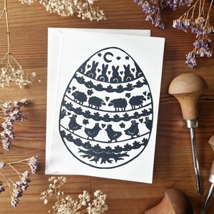 Tarjeta de Pascua Huevo de Pascua con animales, tarjeta plegable con sobre A6 - linograbado original, hecho a mano