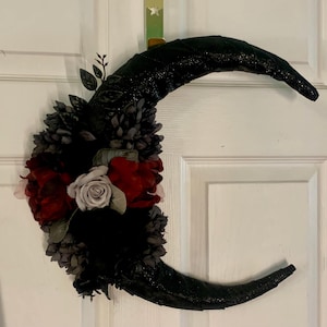 Dark Moon Wreath