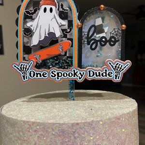 Adorno para pastel de patineta fantasma: decoración espeluznante para fiesta de cumpleaños