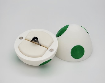 Engagement Ring Holder Spotted Egg