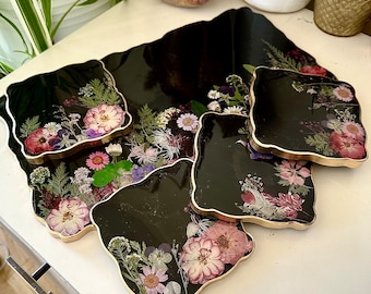 Multicolored Pressed Flowers Resin Geode Serving Tray and Coasters | Platter | Charcuterie | Housewarming | Wedding | Vanity Tray Customize
