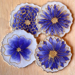 Hand-drawn blue, white and gold Floral Geode Resin Coasters | Set of 4 | Housewarming Gift | Wedding | Home Decor | Christmas | Jewelry Tray