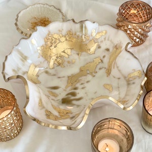 White and light blush marble and Gold Leaf Wavy Ruffled Resin Geode Bowl | Home Decor | Housewarming Gift | Wedding | Entertaining