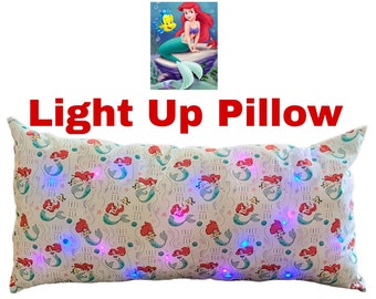 Almohada iluminada de sirena Ariel, decoración bajo el mar (35 pulgadas), la sirenita