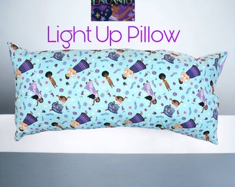 Almohada iluminada Encanto, decoración de habitación Mirabel (89 cm)