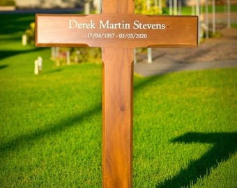 Personalised Mahogany Memorial Cross – Durable Wooden Grave Marker for Outdoor Use