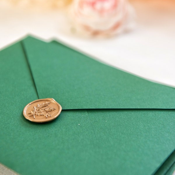 Premium Handmade A7 Envelopes in Emerald Green | Heavyweight (135 gsm) Wedding Invitation Envelopes | Luxury Forest Green A7 Envelopes