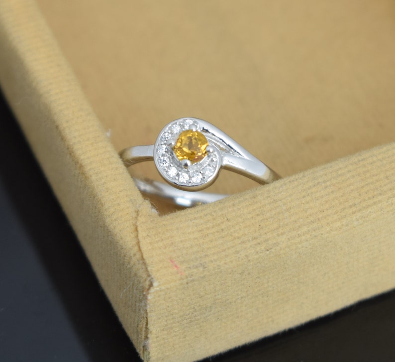 Citrine Ring,November Birthstone Ring,yellow oval cut gemstone,925 sterling silver ring,Ring natural citrine ring wedding ring Silver Ring