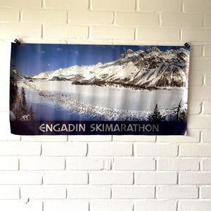 Cartel original, década de 1980, cartel publicitario, esquí, Engadin, Suiza, maratón, deporte, nieve, deportes de invierno, vintage, esquí de fondo, foto aérea, viaje, foto