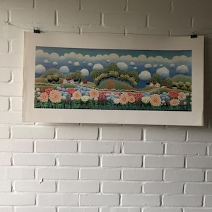 Póster original, década de 1990, Ivan Rabuzin, Fiori primaverili, pintura naif, Milán, Italia, primavera, paisaje, pueblo, flor, árbol, nube,
