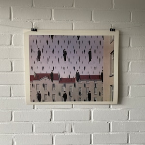 Poster originale, 1985, René Magritte, Gollande, surrealismo, uomo, bombetta, cappello, pioggia, casa, design, decorazione, retrò, arte, casa, vintage