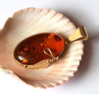 Collana Medaglione Cigni In Argento 925 E Ambra Baltica – Gioiello Artigianale Elegante