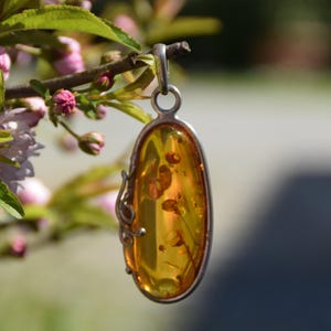 Classic pendant with natural Baltic Amber and 925 Silver, cognac amber, MJ Baltica, BW201